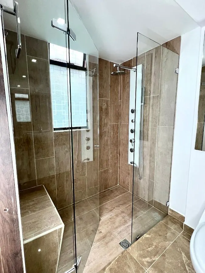 Apartamento Hermoso En El Mejor Barrio Medellin Apartment