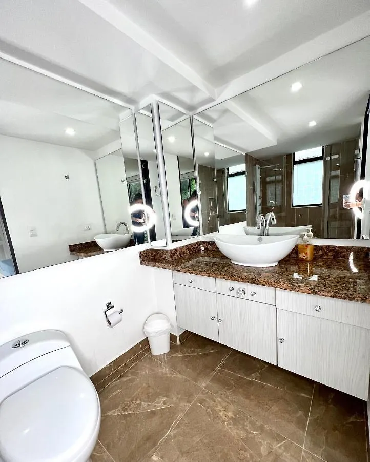 Apartamento Hermoso En El Mejor Barrio Medellin